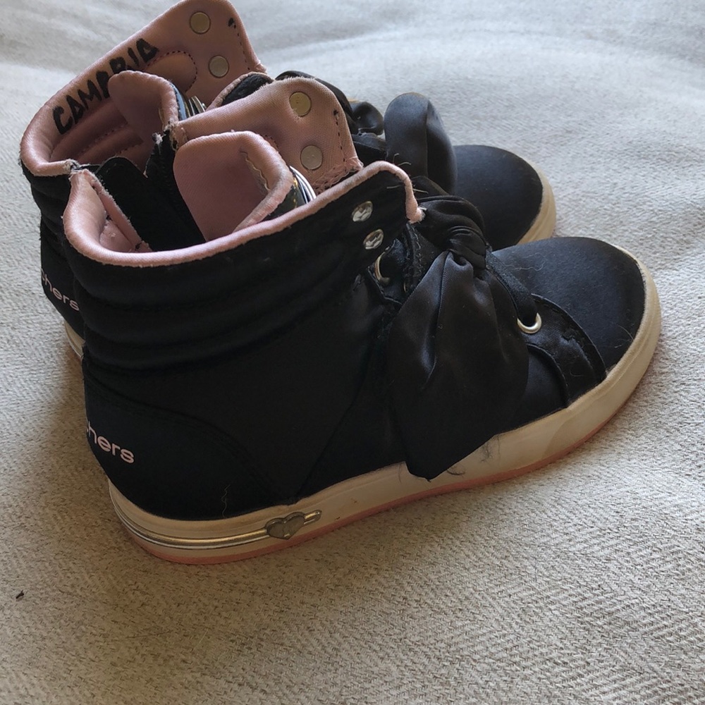 Sketchers Black Hi Top Shoes